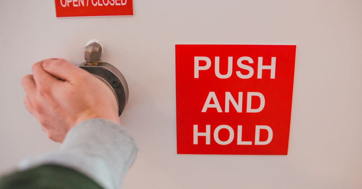Why Commercial Lockout Situations Demand a Specialist Emergency Locksmith — Quantum Guard Mississauga Security